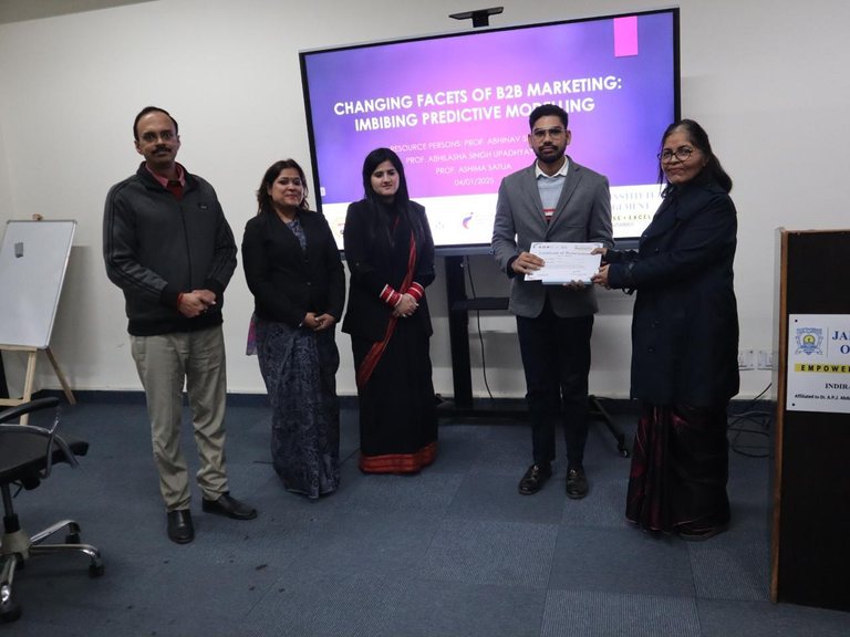 Felicitation after the Changing Facets of B2B Marketing with AI session